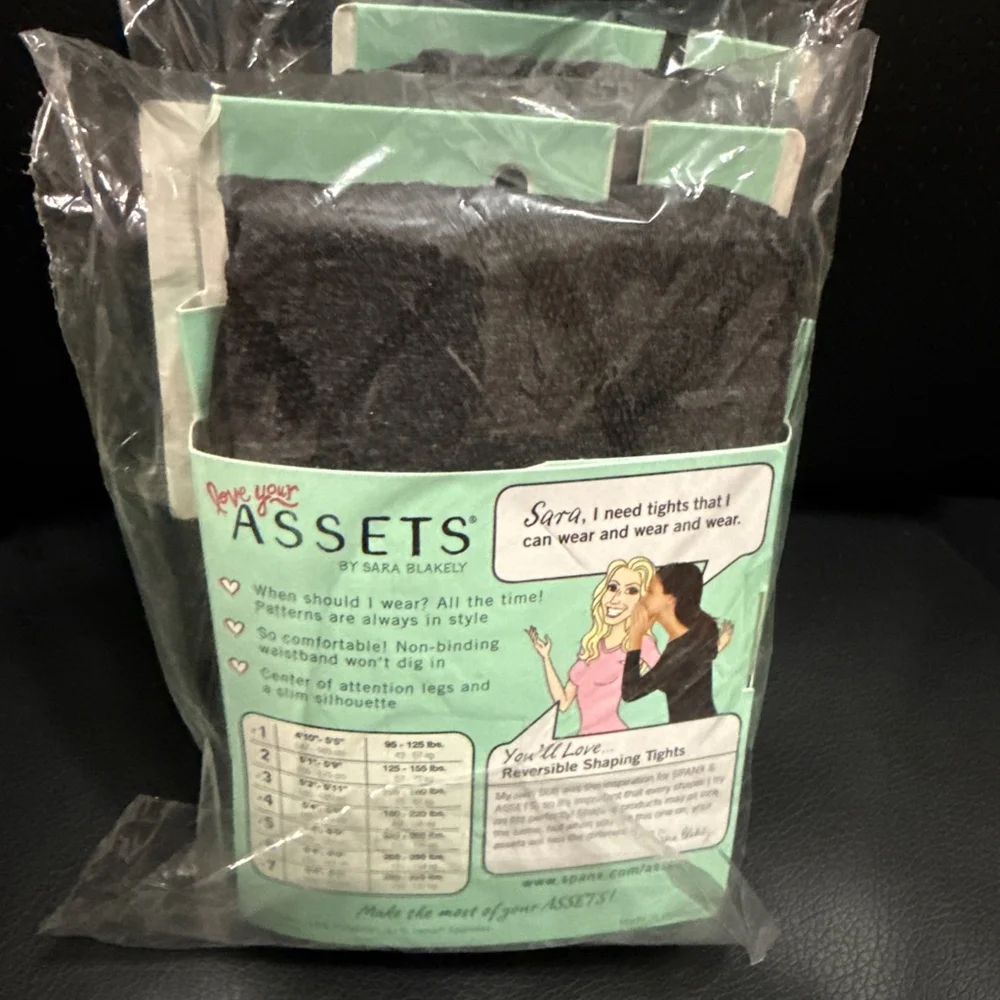 ASSETS by Sara Blakey Tights Reversible Shaping in Flipside Diamond Black Size 3